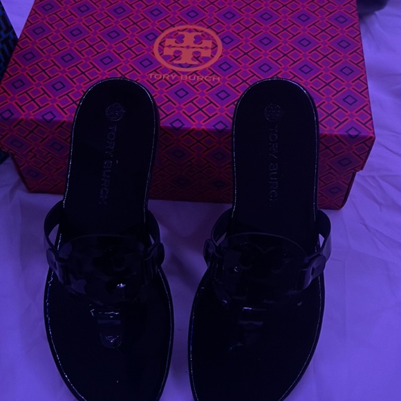 MILLER SOFT SANDAL, PATENT LEATHER, TORY BURCH - Picture 2 of 5